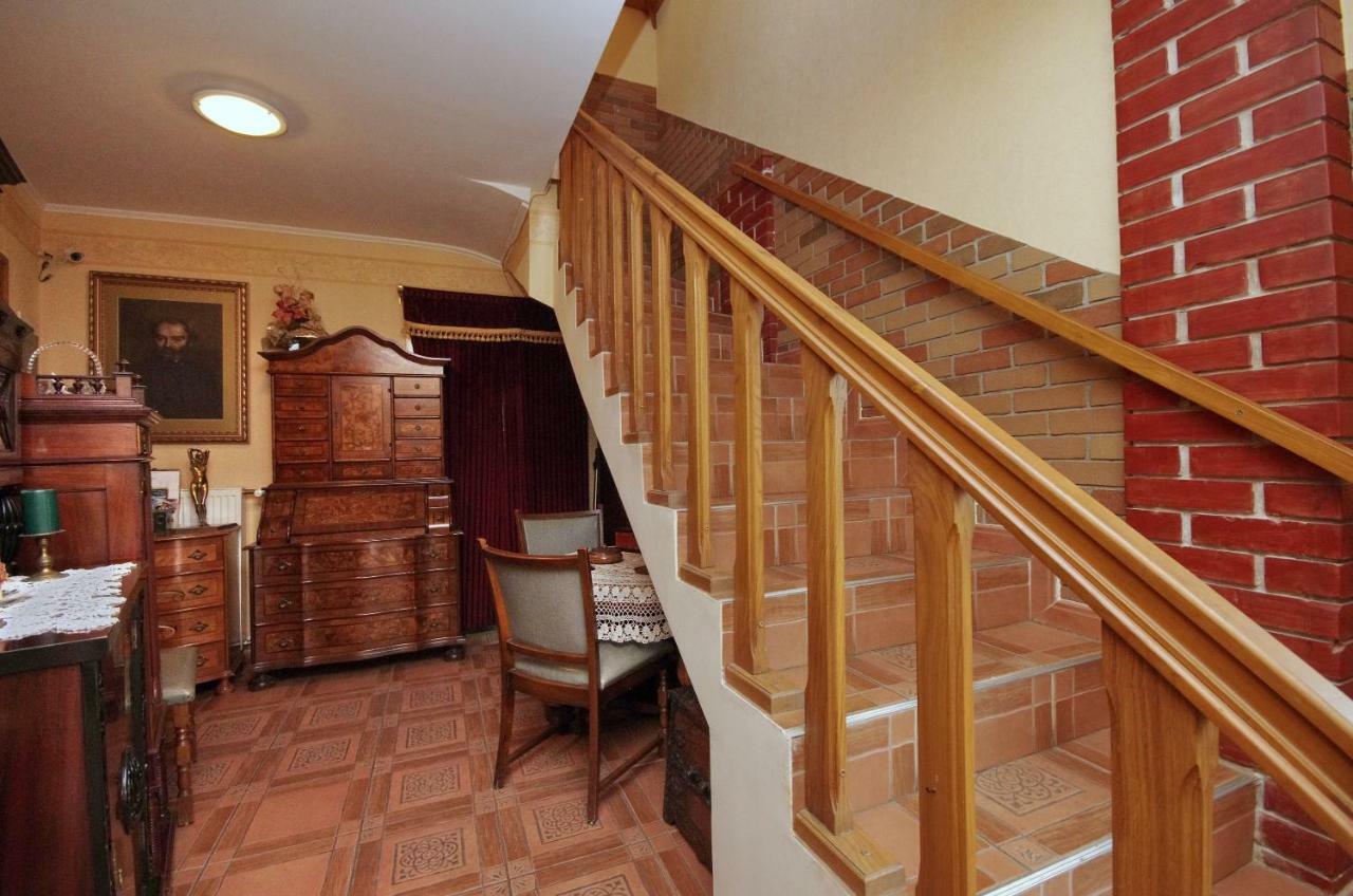 Burg Apartman Дьюла Экстерьер фото